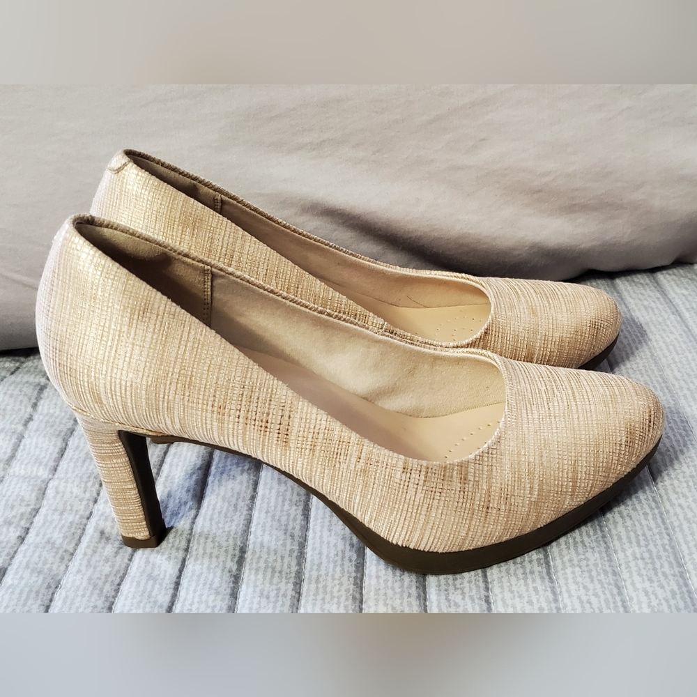 Clarks heels